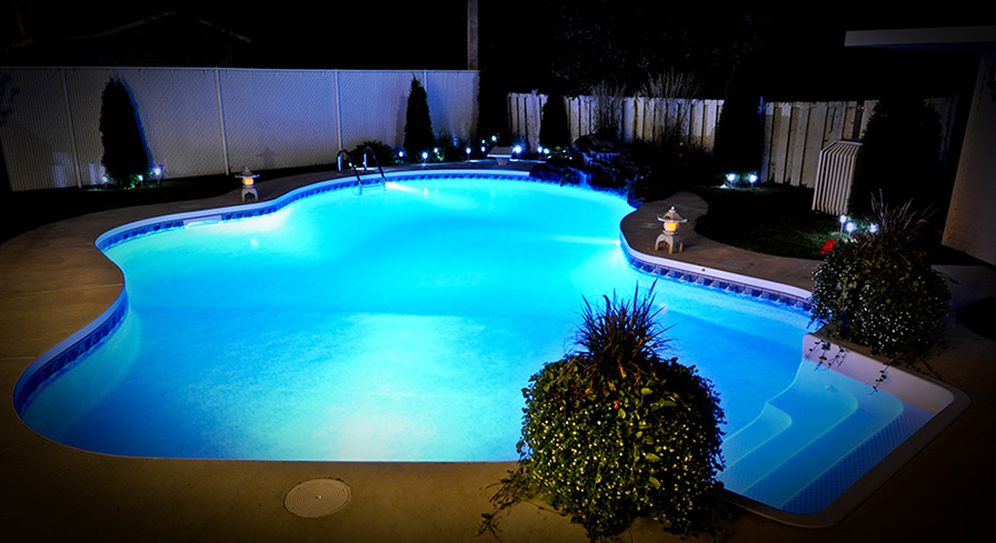 Eclairage de piscine : normes & conseils - ONLEDS